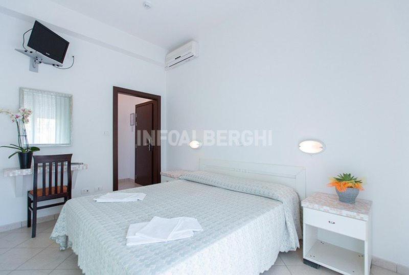 Hotel Napoleon San Mauro Mare エクステリア 写真