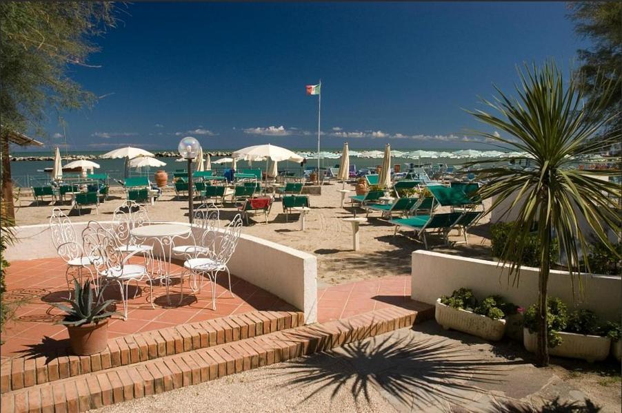 Hotel Napoleon San Mauro Mare エクステリア 写真