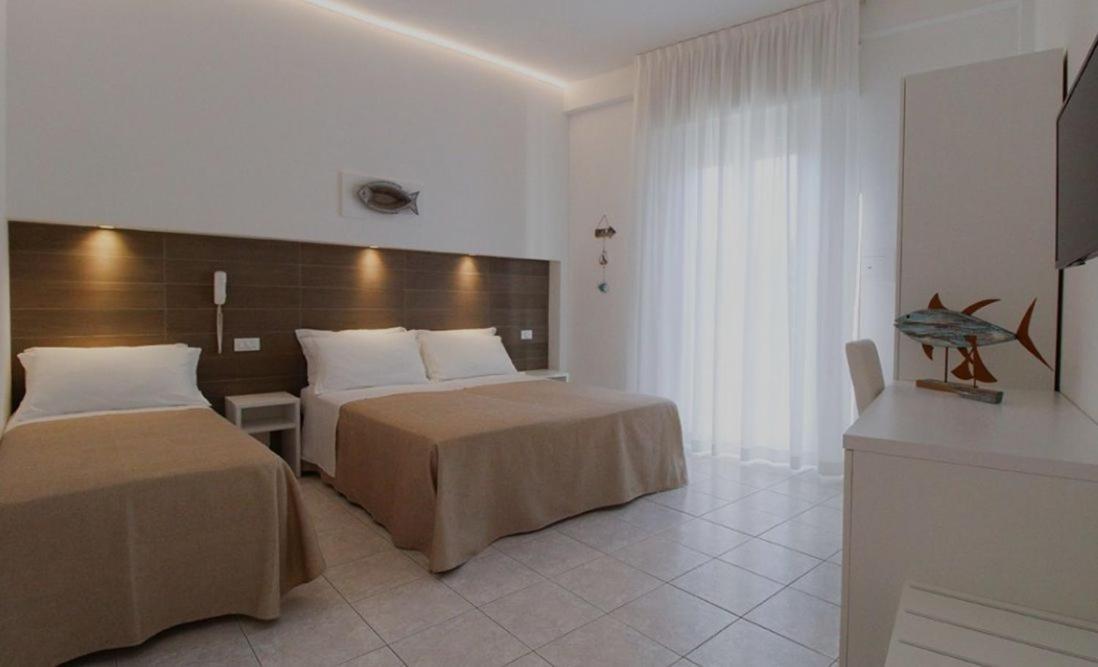 Hotel Napoleon San Mauro Mare エクステリア 写真