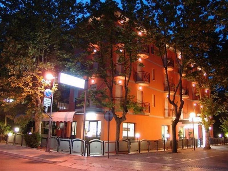 Hotel Napoleon San Mauro Mare エクステリア 写真